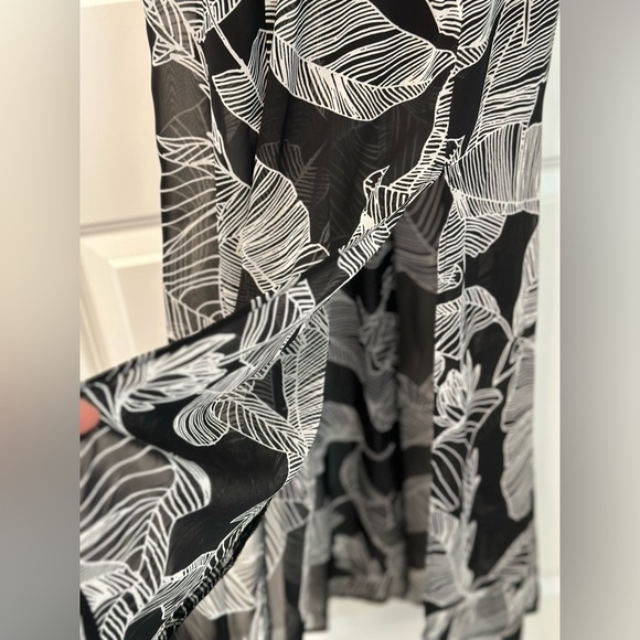 BNWT Express Maxi Dress with Slit - Size S - Picture 9 of 9